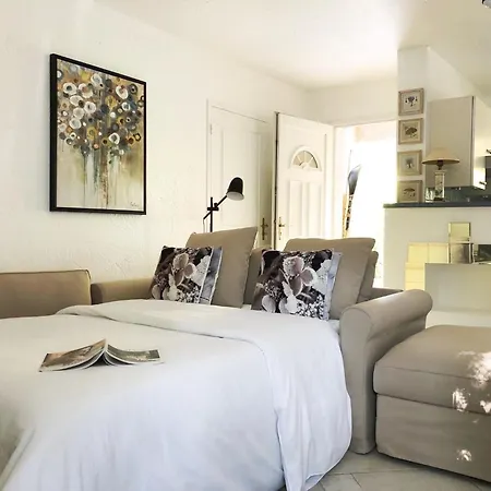 Provence: Spacious Family Retreat With Fitness Center