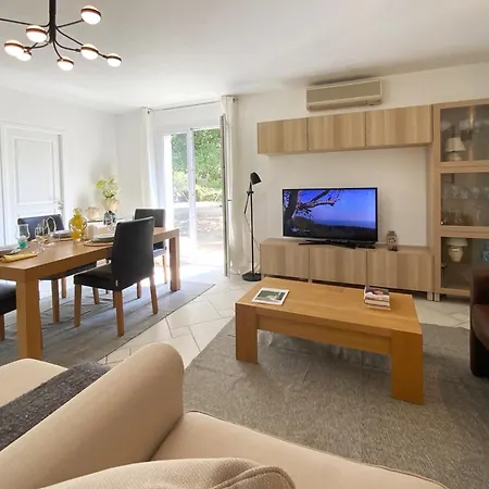 Provence: Spacious Family Retreat With Fitness Center * Montauroux