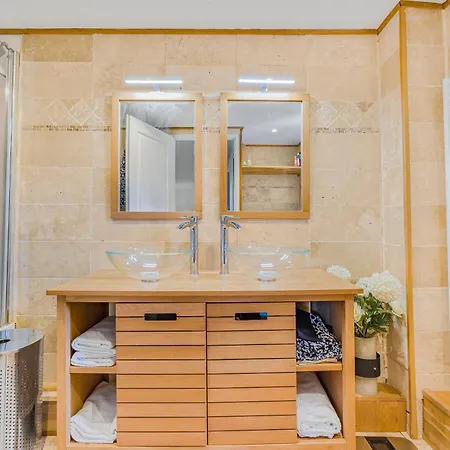 Provence: Spacious Family Retreat With Fitness Center Montauroux