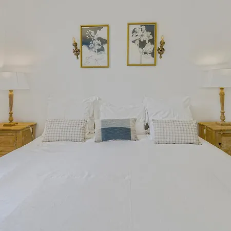 Villa Provence: Spacious Family Retreat With Fitness Center *